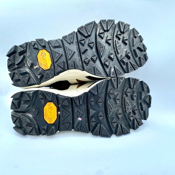 Veja DEKKAN
ALVEOMESH TENT
PIERRE PURPLE 39/8 - Picture 4 of 12